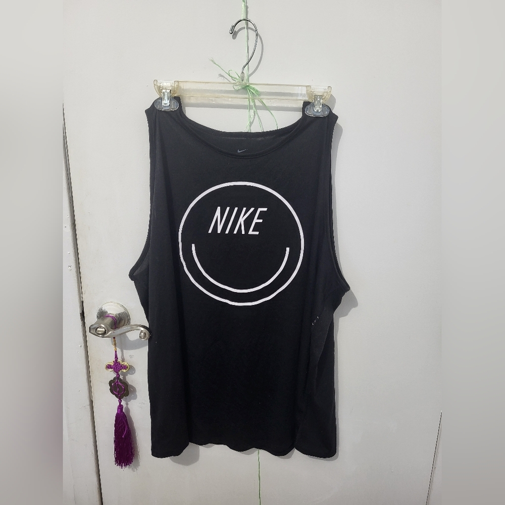 Nike Smiley Top